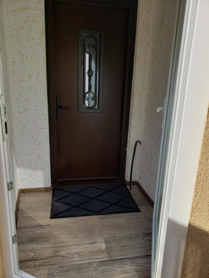 Phoenix Studio Bucharest Luaran gambar