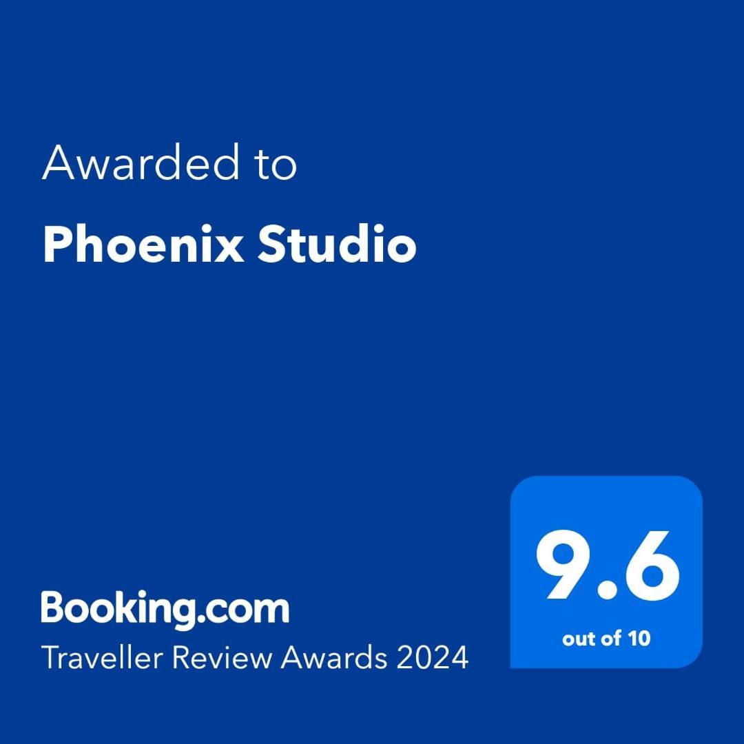 Phoenix Studio Bucharest Luaran gambar